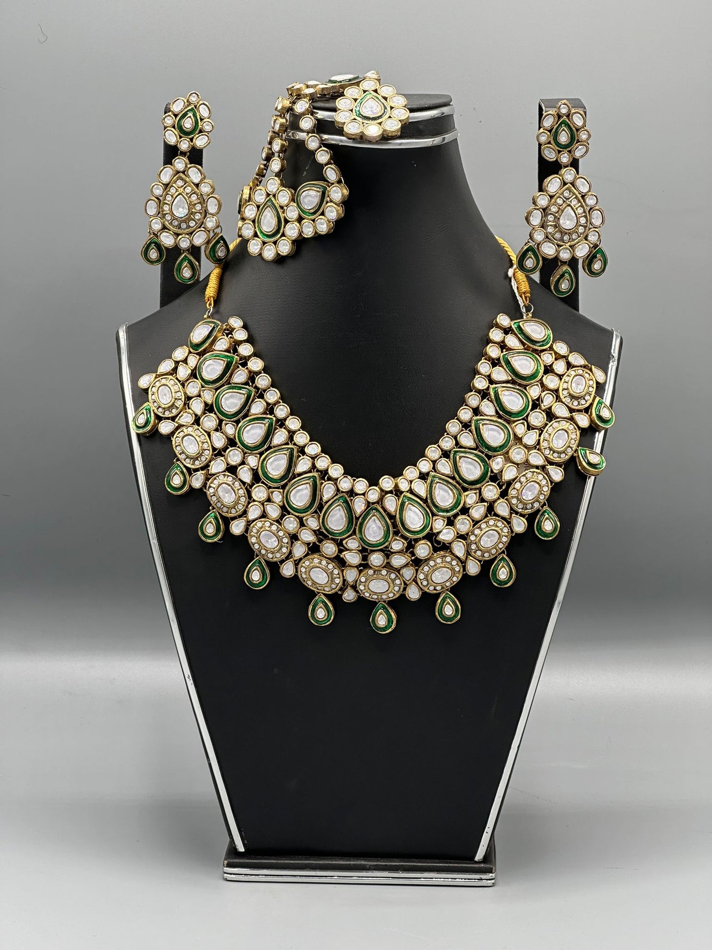 Eternal Kundan Regal Set